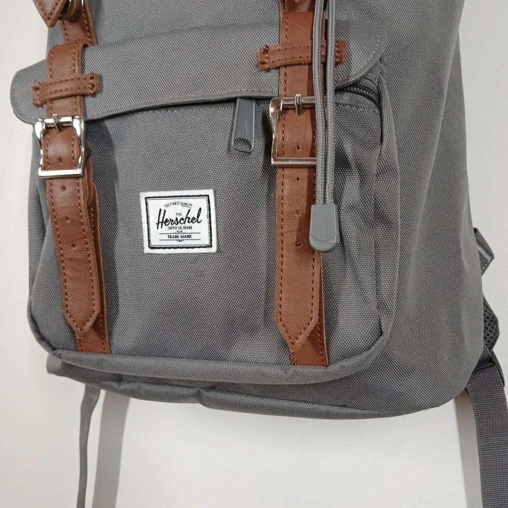 Herschel Supply Co. pre owned
